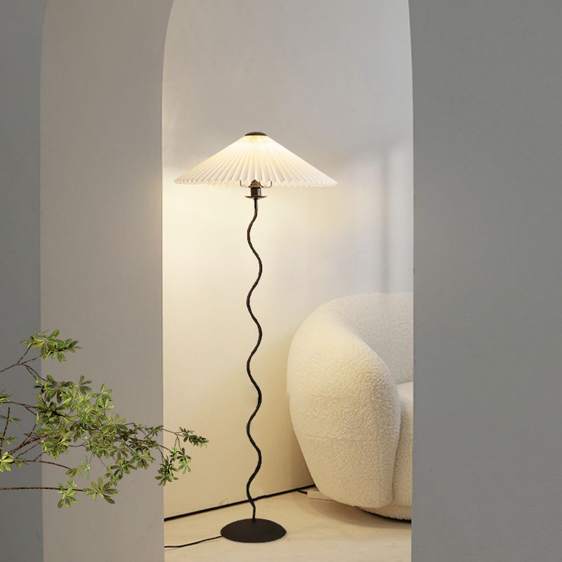 Pleated floor lamp J...