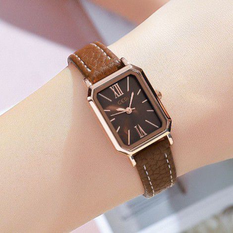 Gedi's new watch is a simple and small design for women. It is a small square watch with light luxury temperament. It is a quartz watch for female middle school students