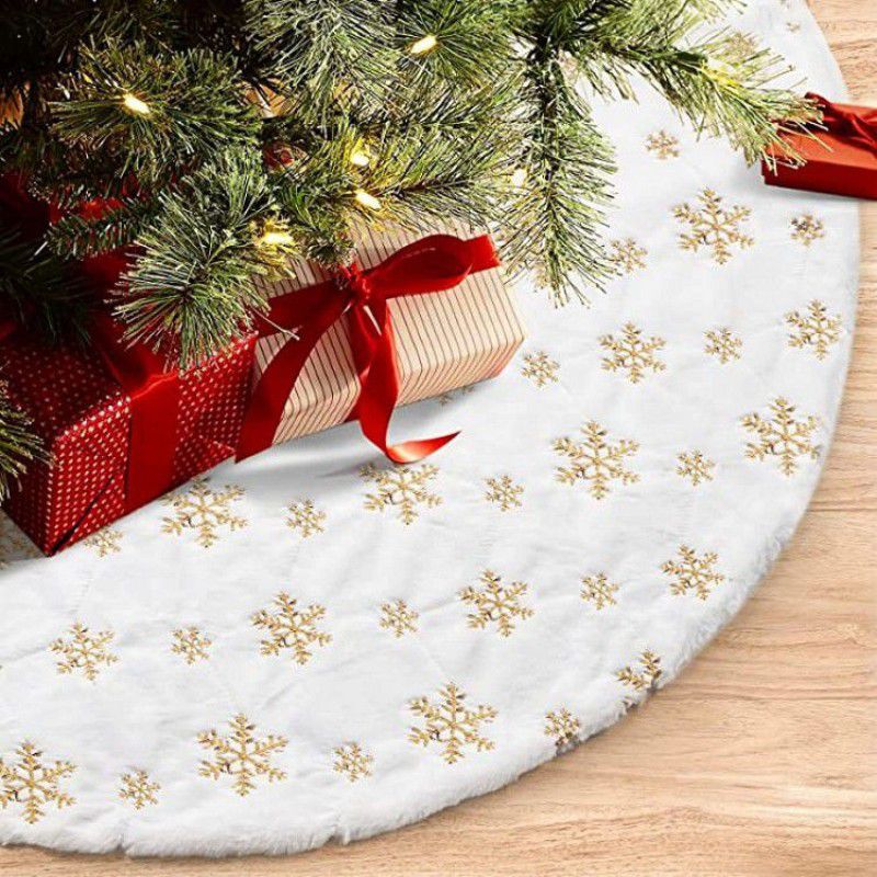 CHRISTMAS TREE SKIRT...